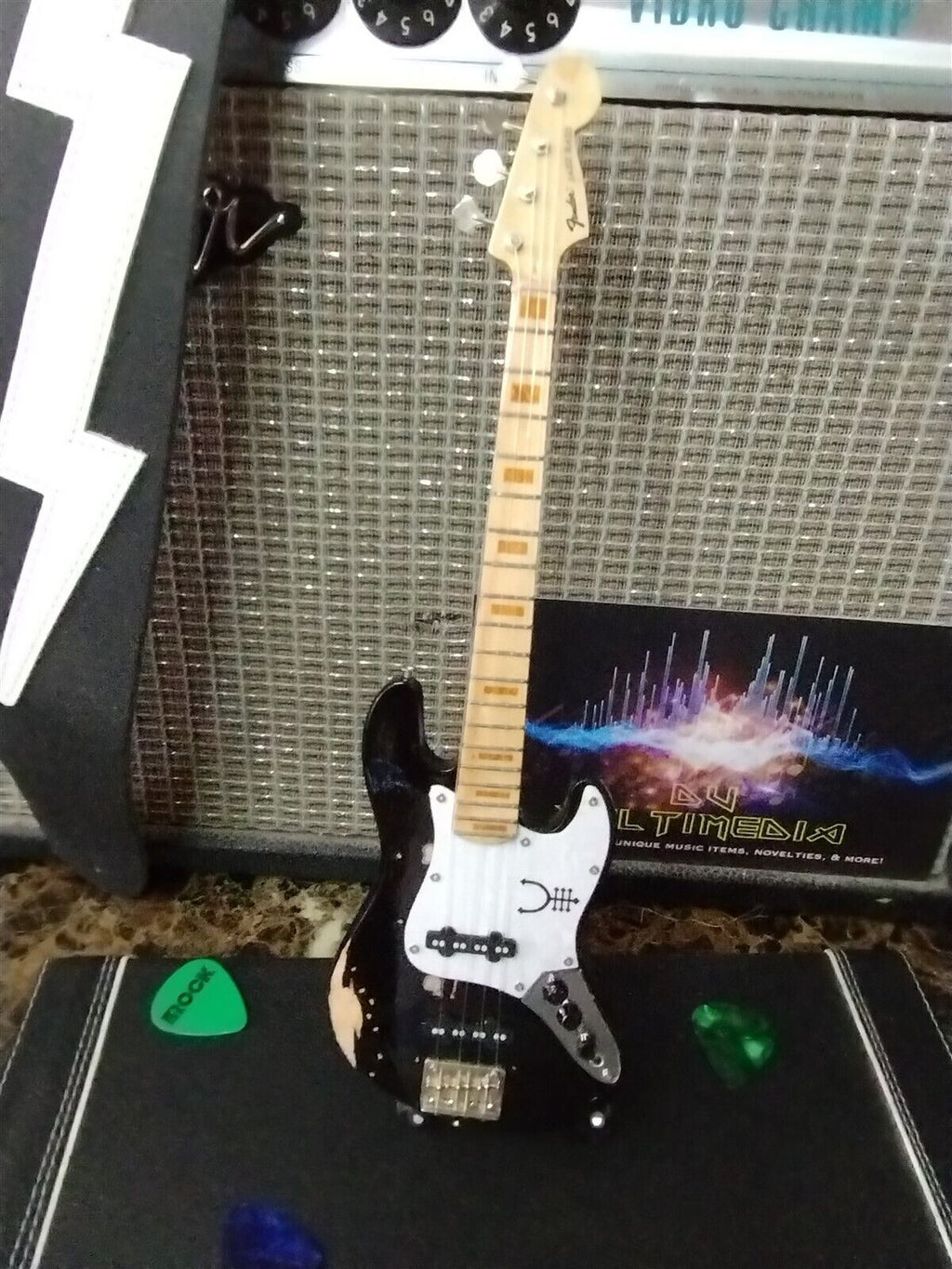 GEDDY LEE Vintage Tour Edition Bass 1:4 Scale Replica Guitar ~Axe Heaven~