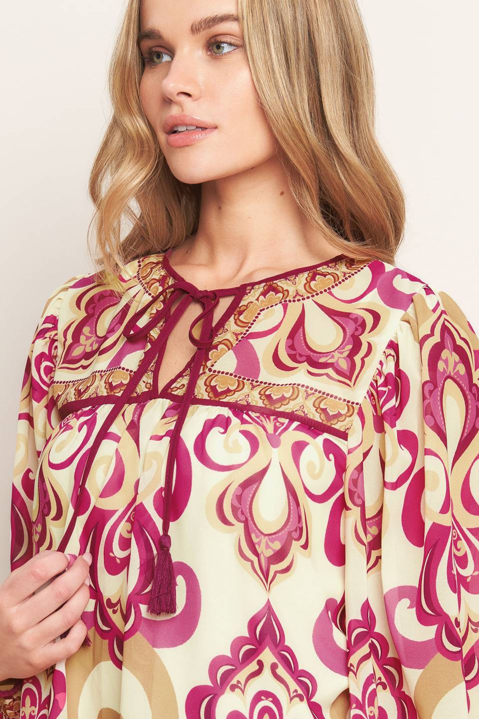 FUSION GROOVE WOVEN TOP