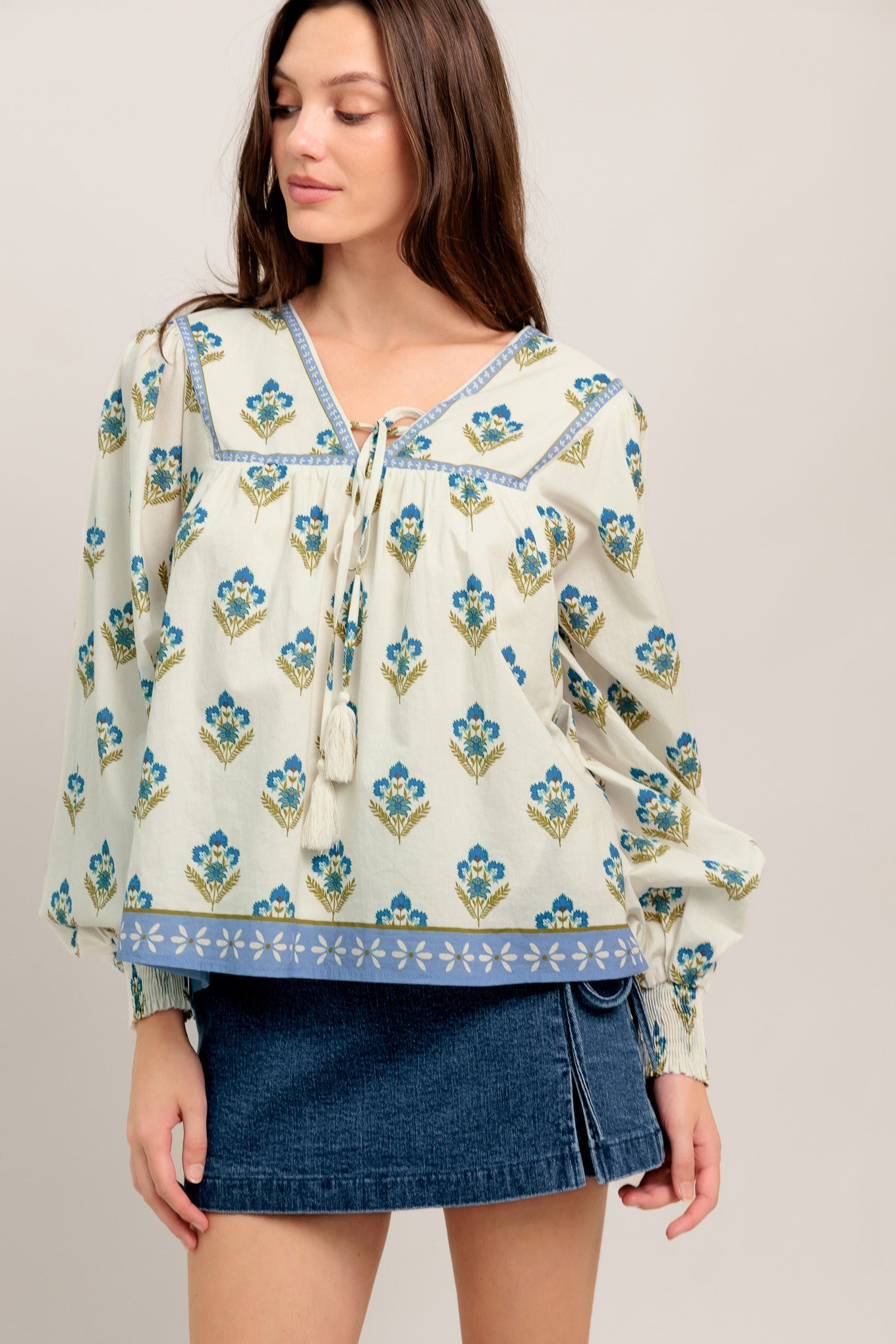 FROM COFFEE RUNS TO WEEKENDS WOVEN TOP