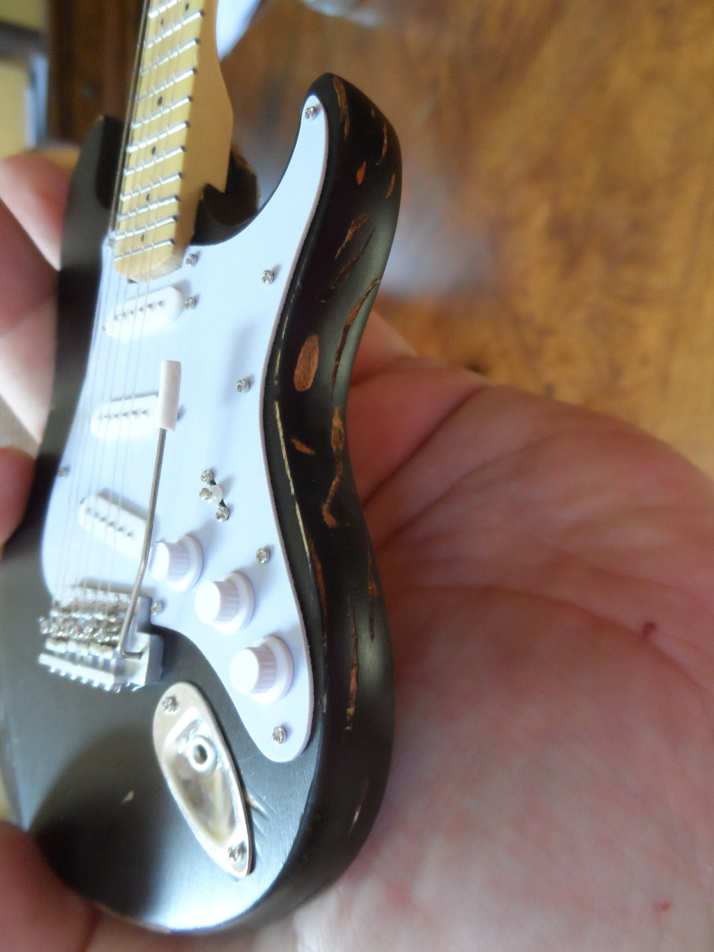 Fender Signature Vintage Black Strat 1:4 Scale Replica Guitar ~Axe Heaven~