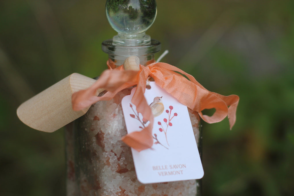 Aromatherapy Bath Soak-8.5oz Glass Bottle with Glass Top and Wooden Scoop